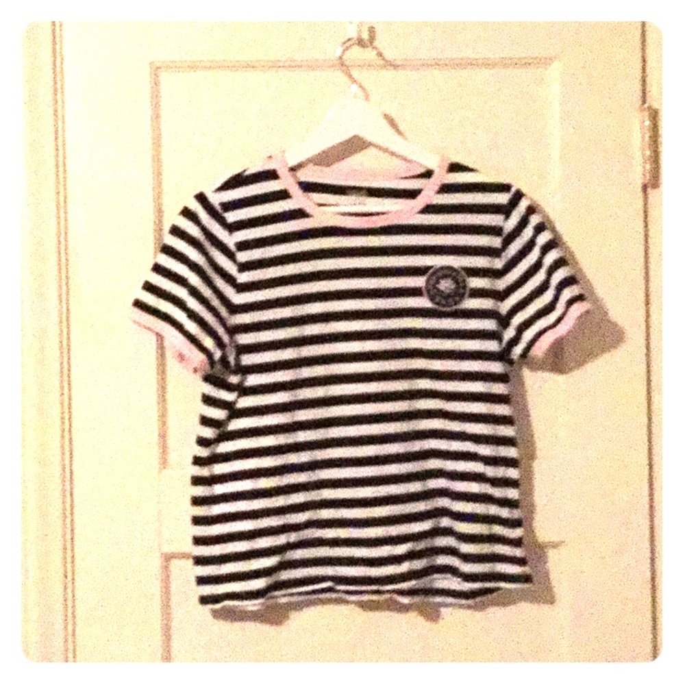 Vans striped black and pink tee!